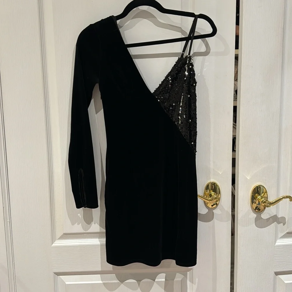 Revolve Holiday Party h:ours Keegan Dress - Picture 5 of 7